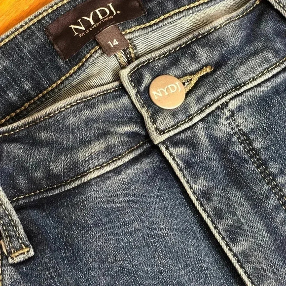 NYDJ Size 14 Capri Jeans Awakening - Picture 4 of 4